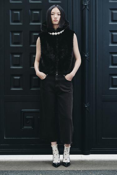 FAUX FUR HOODED GILET - Black by Zara