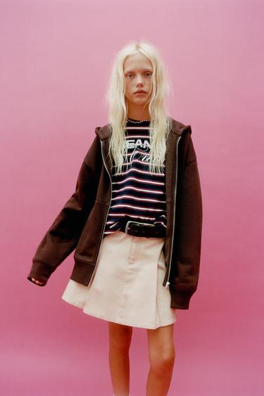 STRIPED T-SHIRT WITH CUT-OUT - Burgundy by Zara