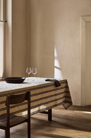FLORAL BORDER PRINT TABLECLOTH - Light beige by Zara
