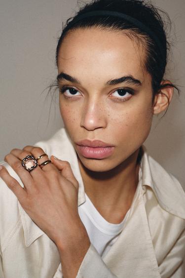 Zara {名称} - {颜色} - 0 图片