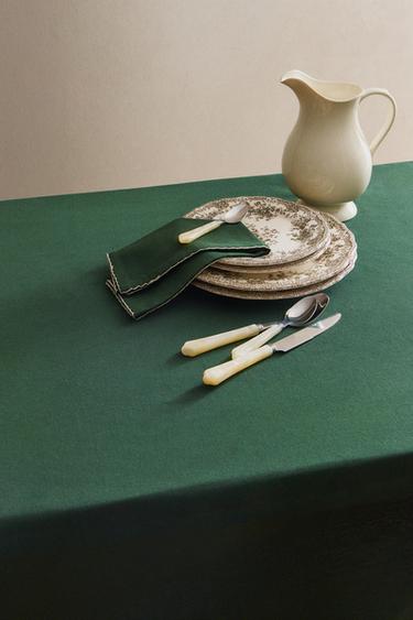 SCALLOPED TABLECLOTH - Green by Zara