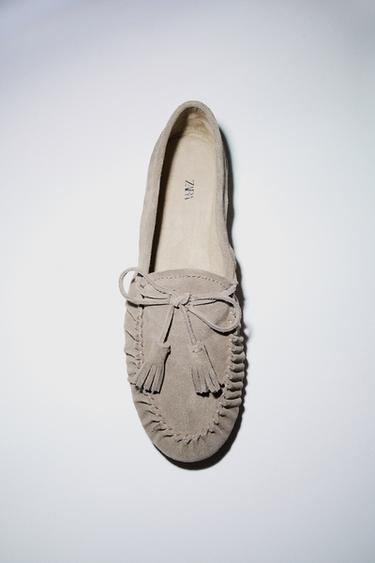 SPLIT SUEDE LOAFERS WITH TASSELS - Grey by Zara