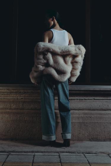 Zara {名称} - {颜色}