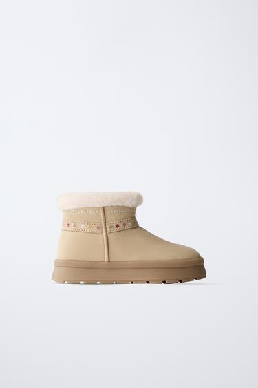 EMBROIDERED BOOTS - Brown by Zara