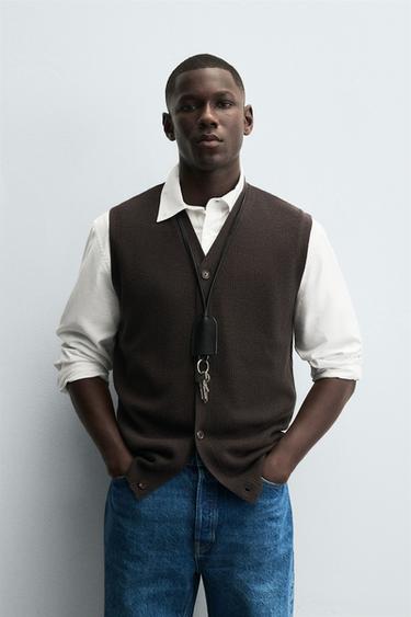 WOOL BLEND KNIT VEST - Brown by Zara