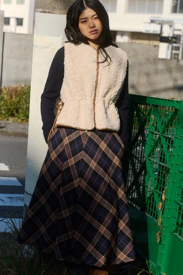 Zara {名称} - {颜色}