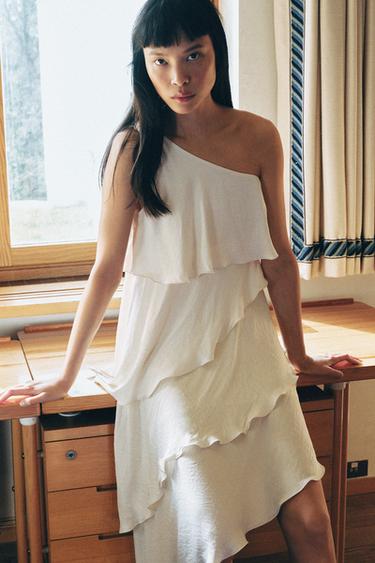 Zara {名称} - {颜色}