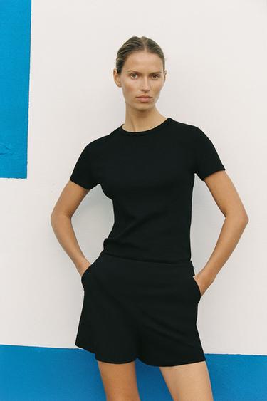 RIBBED SHORT SLEEVE T-SHIRT - Black by Zara