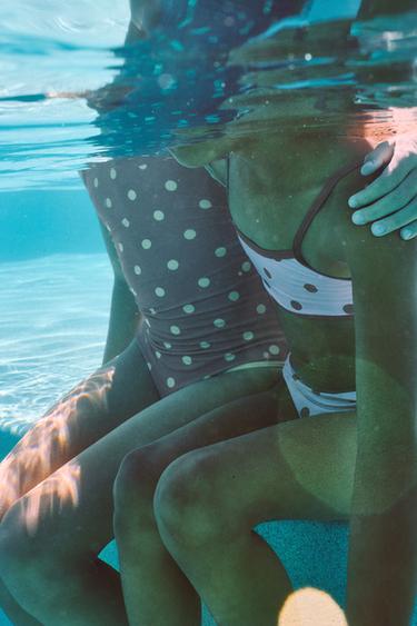 Zara {名称} - {颜色}