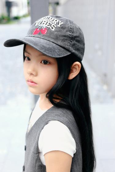3-14 YEARS/ WASHED EFFECT CHERRY EMBROIDERED CAP - Black by Zara