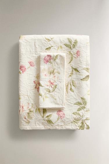 FLORAL JACQUARD TABLECLOTH - Pink by Zara