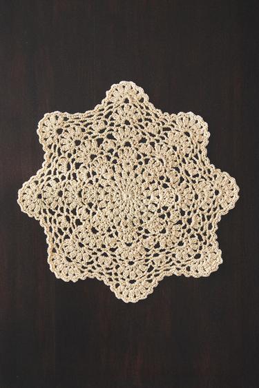 CROCHET PLACEMAT - Light beige by Zara