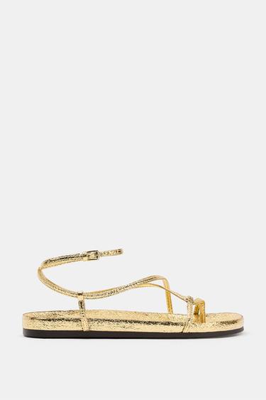FLAT METALLIC-EFFECT SANDALS - Gold by Zara