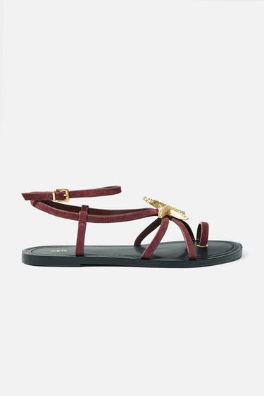 FLAT SPLIT SUEDE SANDALS WITH METALLIC PIECE - Burgundy Red by Zara