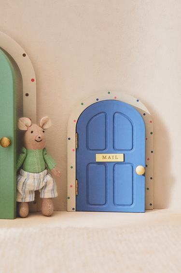 Zara {名称} - {颜色}