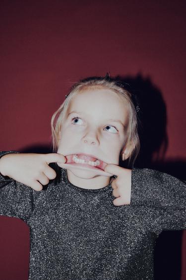 Zara {名称} - {颜色}