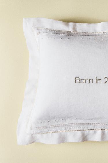 CHILDREN'S "BORN IN 2025" CUSHION COVER - Oyster-white by Zara