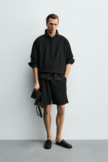 RELAXED FIT TEXTURED T-SHIRT - Black by Zara
