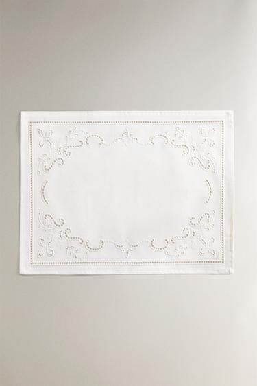 EMBROIDERED PLACEMAT WITH HEMSTITCHING - White by Zara - Image 0
