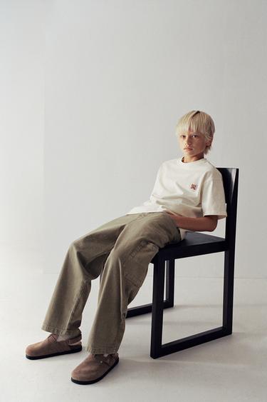 PLAIN T-SHIRT WITH PATCH APPLIQUÉ - White by Zara