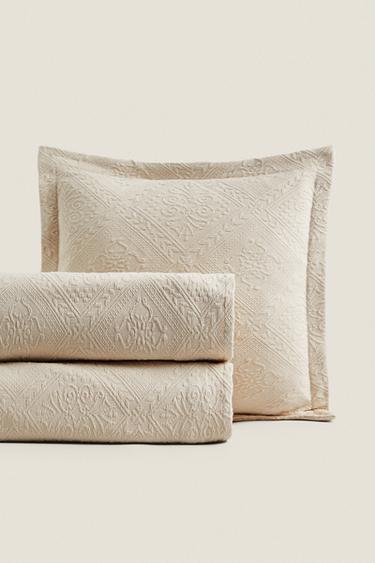 COTTON BEDSPREAD WITH GEOMETRIC DESIGN - Beige by Zara
