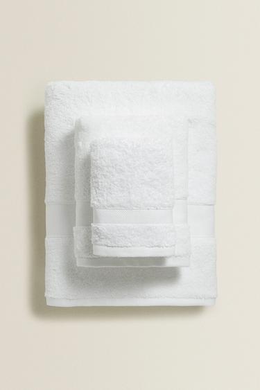 PREMIUM COTTON BATH TOWEL (600 GXM²) - White by Zara
