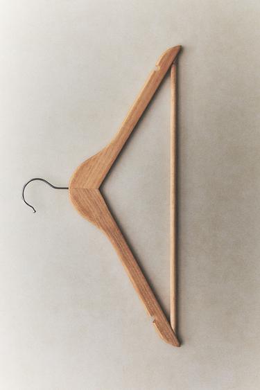 LACQUERED WOODEN HANGER (SET OF 3) - Light beige by Zara