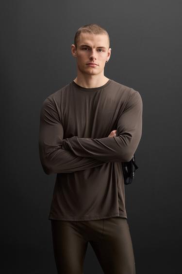 PERFORATED LONG SLEEVE T-SHIRT - Dark brown by Zara