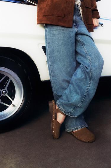 SPLIT SUEDE CLOGS - Brown by Zara