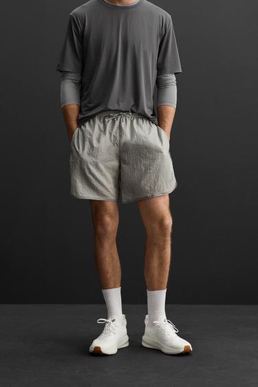 TEXTURED RUNNING SHORTS - 222 by Zara