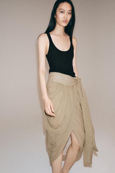 Zara {名称} - {颜色}
