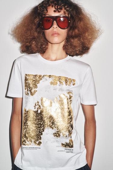 T-SHIRT WITH METALLIC PRINT - Golden by Zara