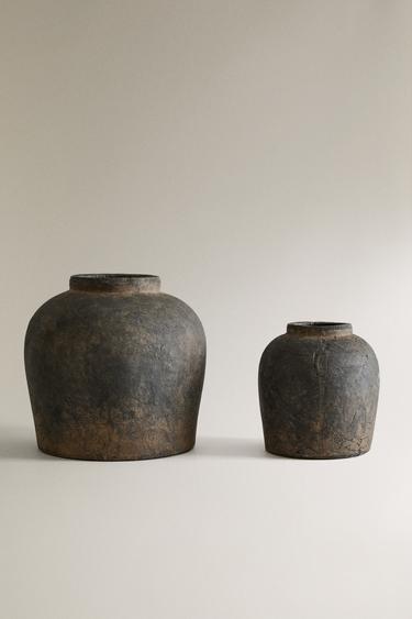 DISTRESSED TEXTURE CERAMIC VASE - Black by Zara