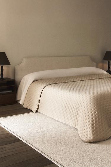 QUILTED BEDSPREAD WITH DOTS - Beige by Zara
