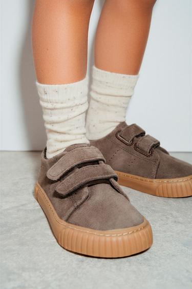 2-PACK OF LONG BUTTONED SOCKS - Light beige by Zara