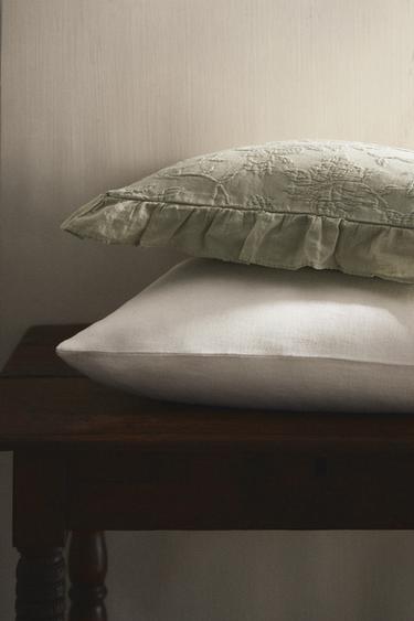 JACQUARD CUSHION COVER WITH RUFFLE - Green by Zara