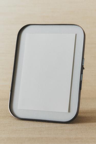 METAL PHOTO FRAME WITH ROUNDED CORNERS - Silver by Zara