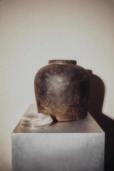 DISTRESSED TEXTURE CERAMIC VASE - Black by Zara