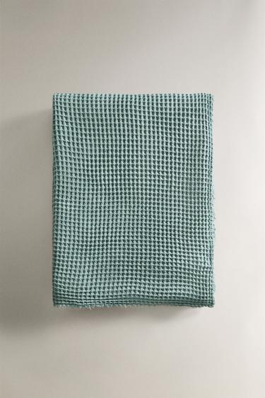 WAFFLE-KNIT THROW - Aquamarine by Zara
