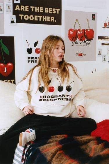 CHERRY AND SLOGAN SWEATSHIRT - Ecru by Zara