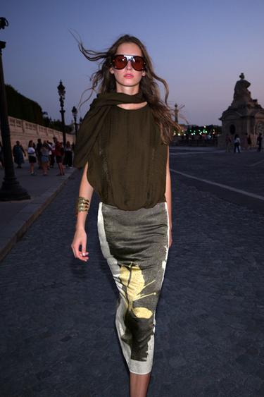 Zara {名称} - {颜色}