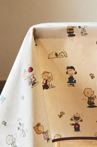 CHILDREN'S PEANUTS™ RESIN-COATED TABLECLOTH - Cream by Zara