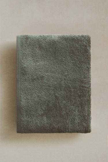 PLAIN COTTON TERRY BATH TOWEL (500 GXM²) - Khaki by Zara