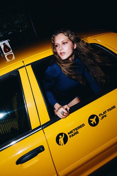 Zara {名称} - {颜色}