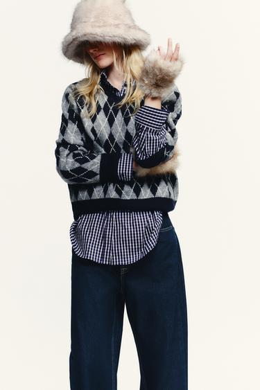 SHORT FAUX FUR MITTENS - Ecru by Zara