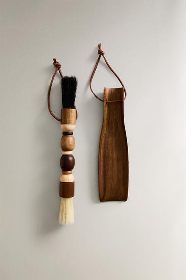 ACACIA BRUSH DUSTPAN SET (SET OF 2) - Brown by Zara - Image 0