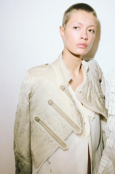 Zara {名称} - {颜色}