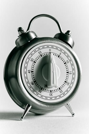 TIMER WITH LEGS AND HANDLE - Steel by Zara