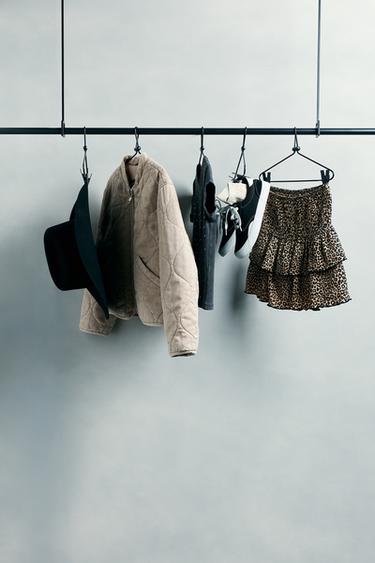 Zara {名称} - {颜色}