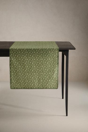 COTTON DAISY TABLE RUNNER - Green by Zara